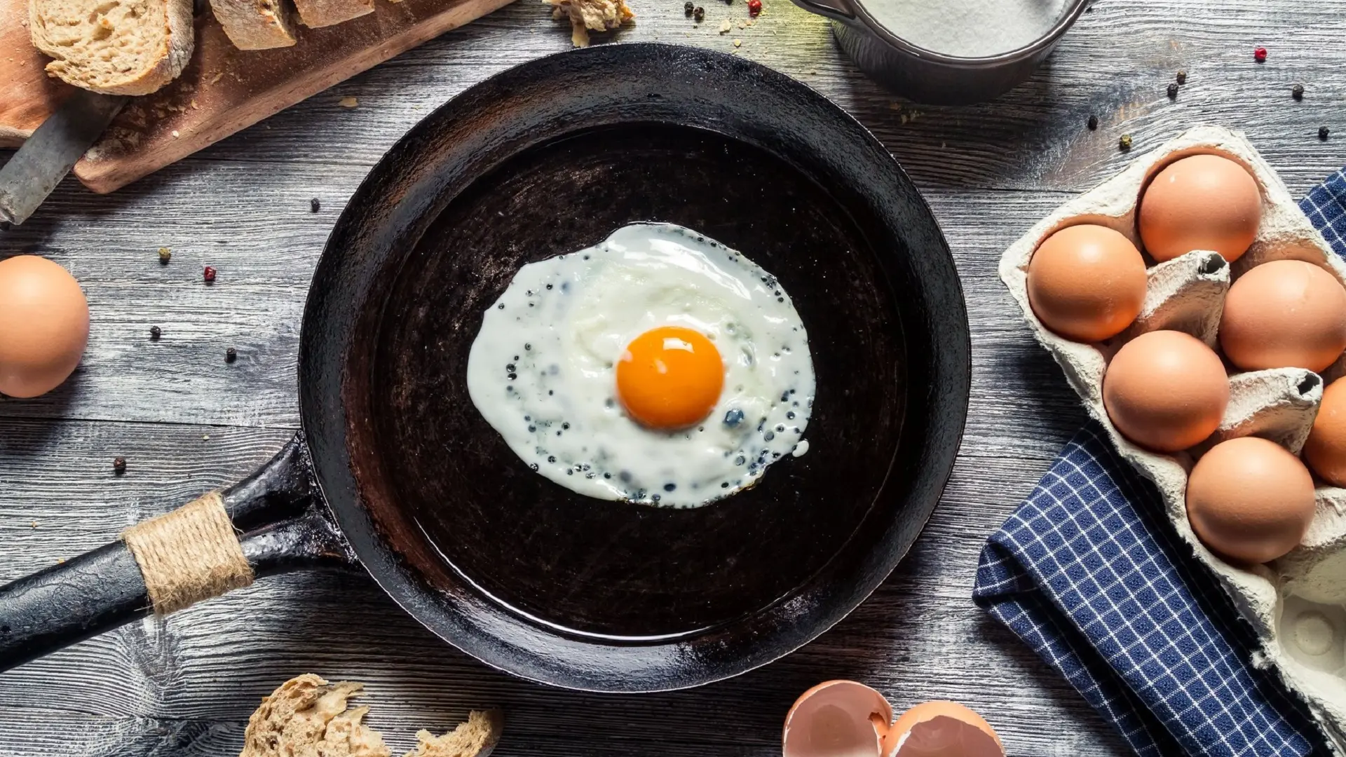 jaje na oko, jaja, doručak, hrana, jedenje, tiganj - profimedia-655b68506c708.webp
