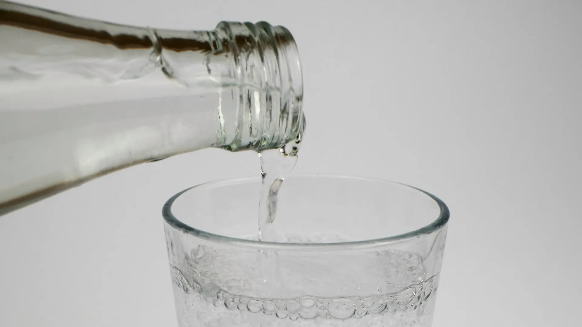 kisela voda, mineralna voda, flašica kisele vode - foto pixabay (2)-654ce3e0e9e67.webp
